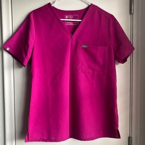 FIGS Raspberry Sorbet Catarina scrub top, size M